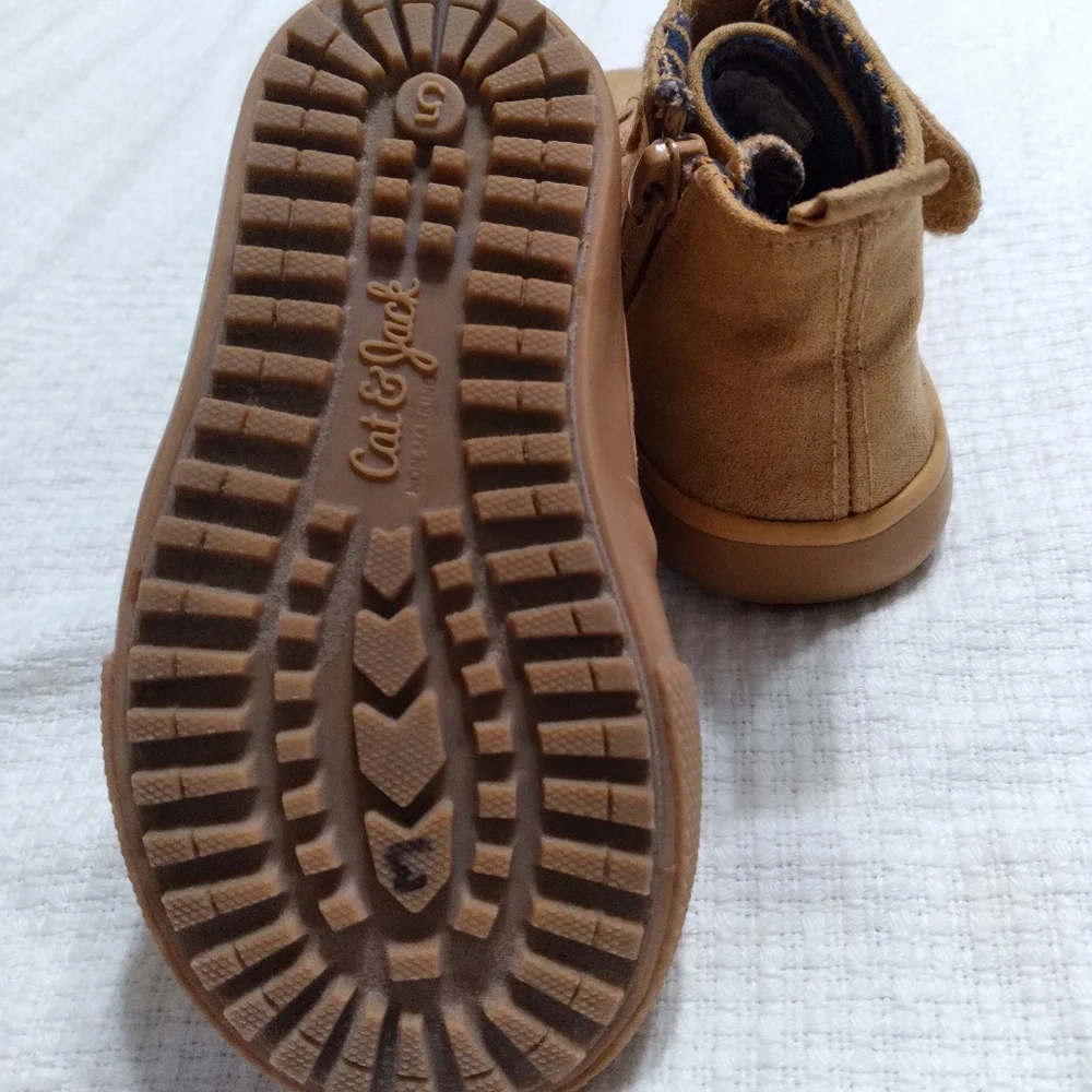 Cat & Jack toddler tan boot
